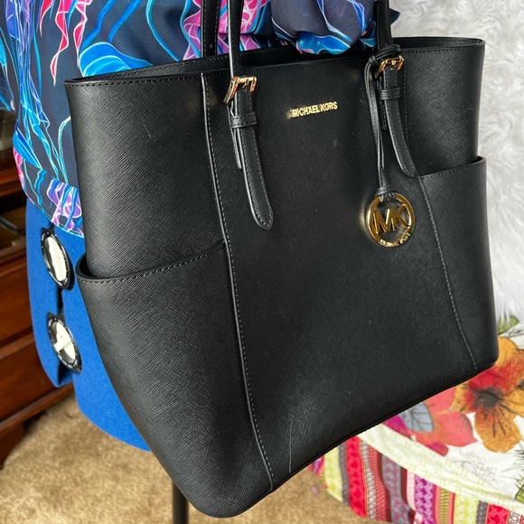 MICHAEL Michael Kors
Jet Set Travel Large Tote - Picture 8 of 9